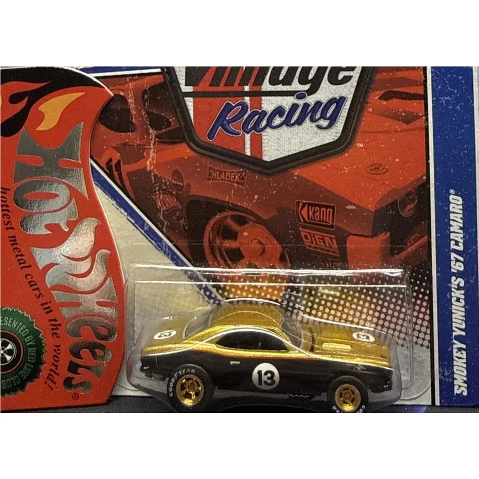 Hot Wheels 2011 Vintage Racing Smokey Yunick`s 67 Chevy Camaro Trans-am Race Car