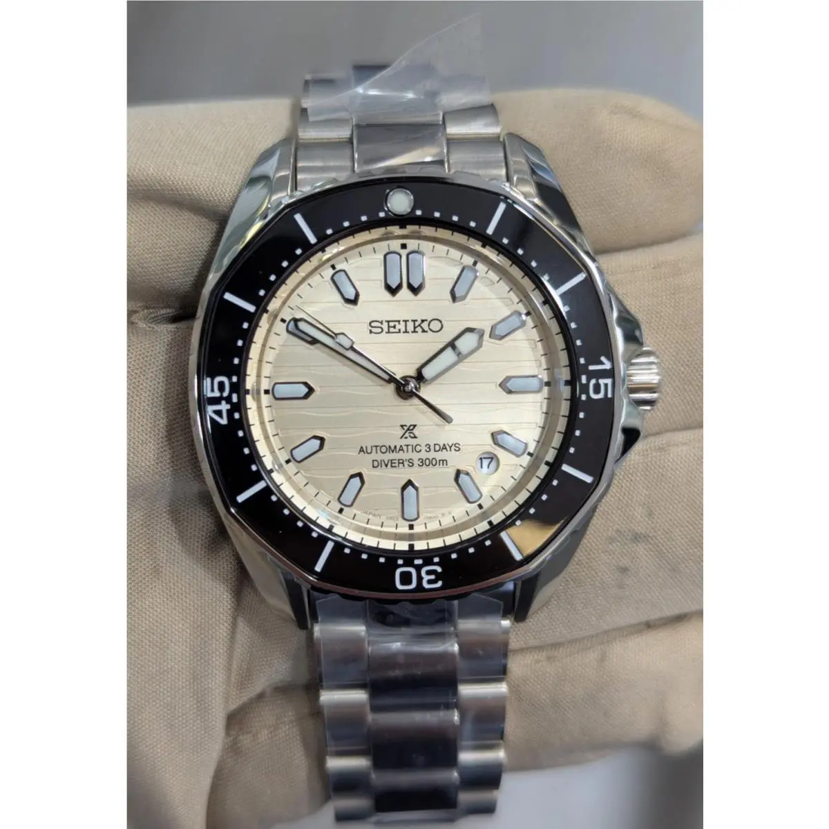 Seiko Prospex Diver`s Beige Dial 41mm Men`s Watch SPB481