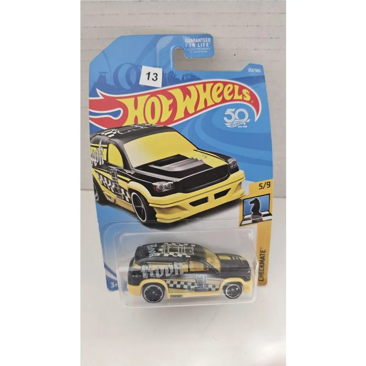 Hot Wheels Checkmate Fandango 5/9 Car Diecast 1:64 Scale Model Kit Plastic