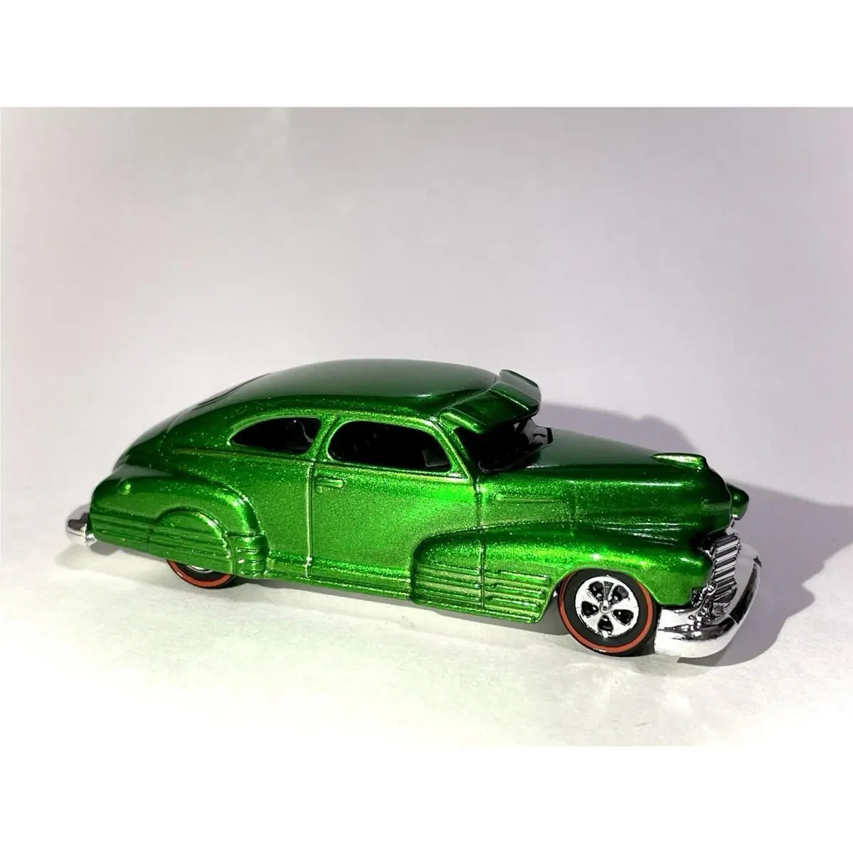 Hot Wheels Custom Made Redline Candy Metallic Green ‘47 Chevy Fleetline