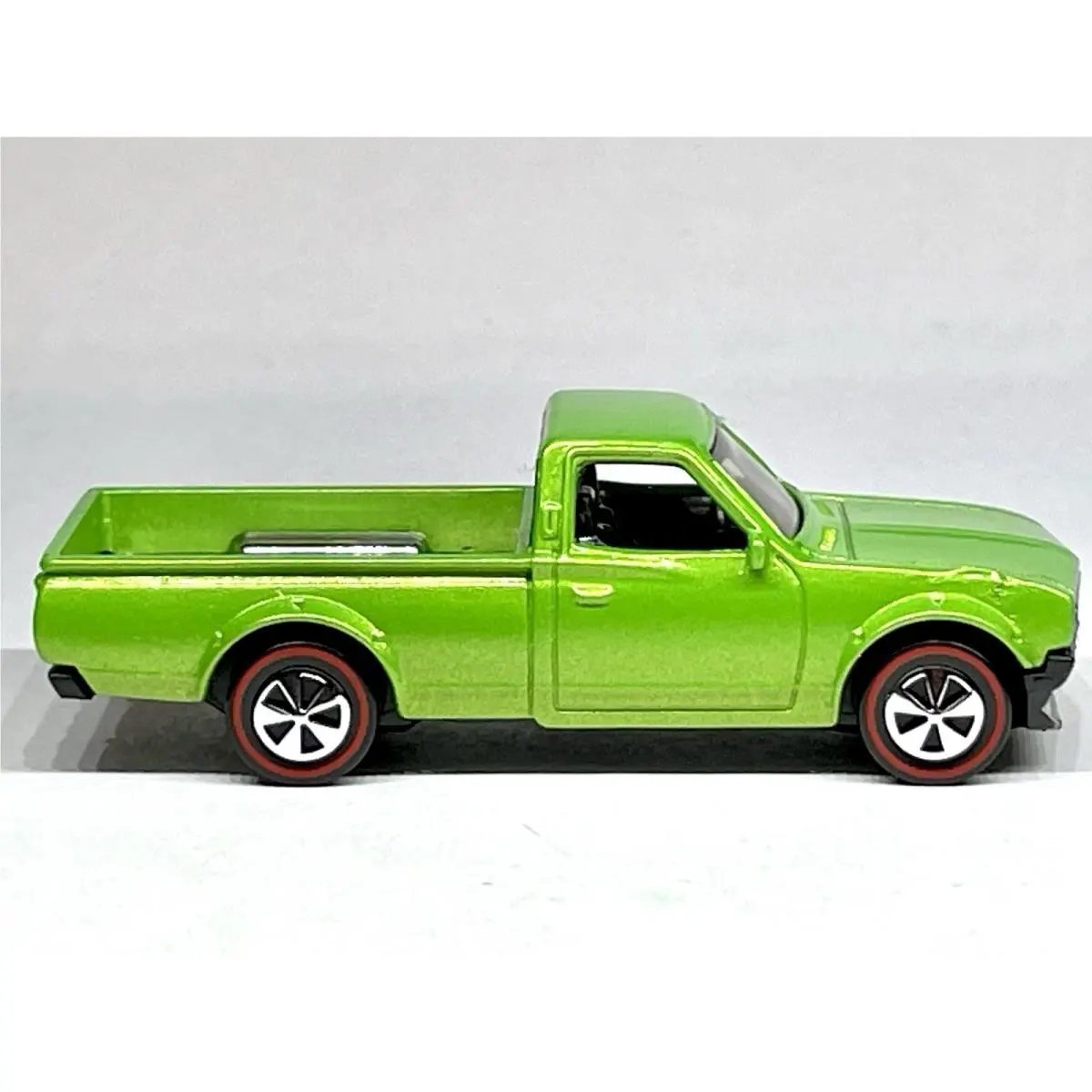 Hot Wheels Datsun 620 Custom Made Lime Green Pearl Redline Diecast Pickup