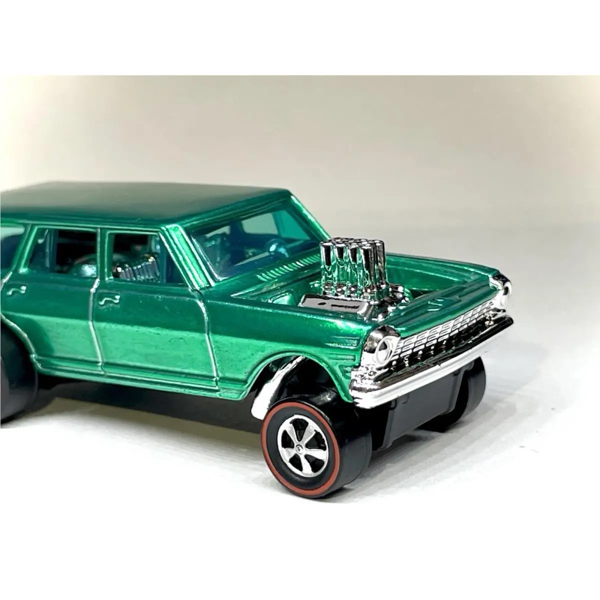 Hot Wheels Custom Made Spectraflame Green 1964 Chevy Nova Gasser Redline