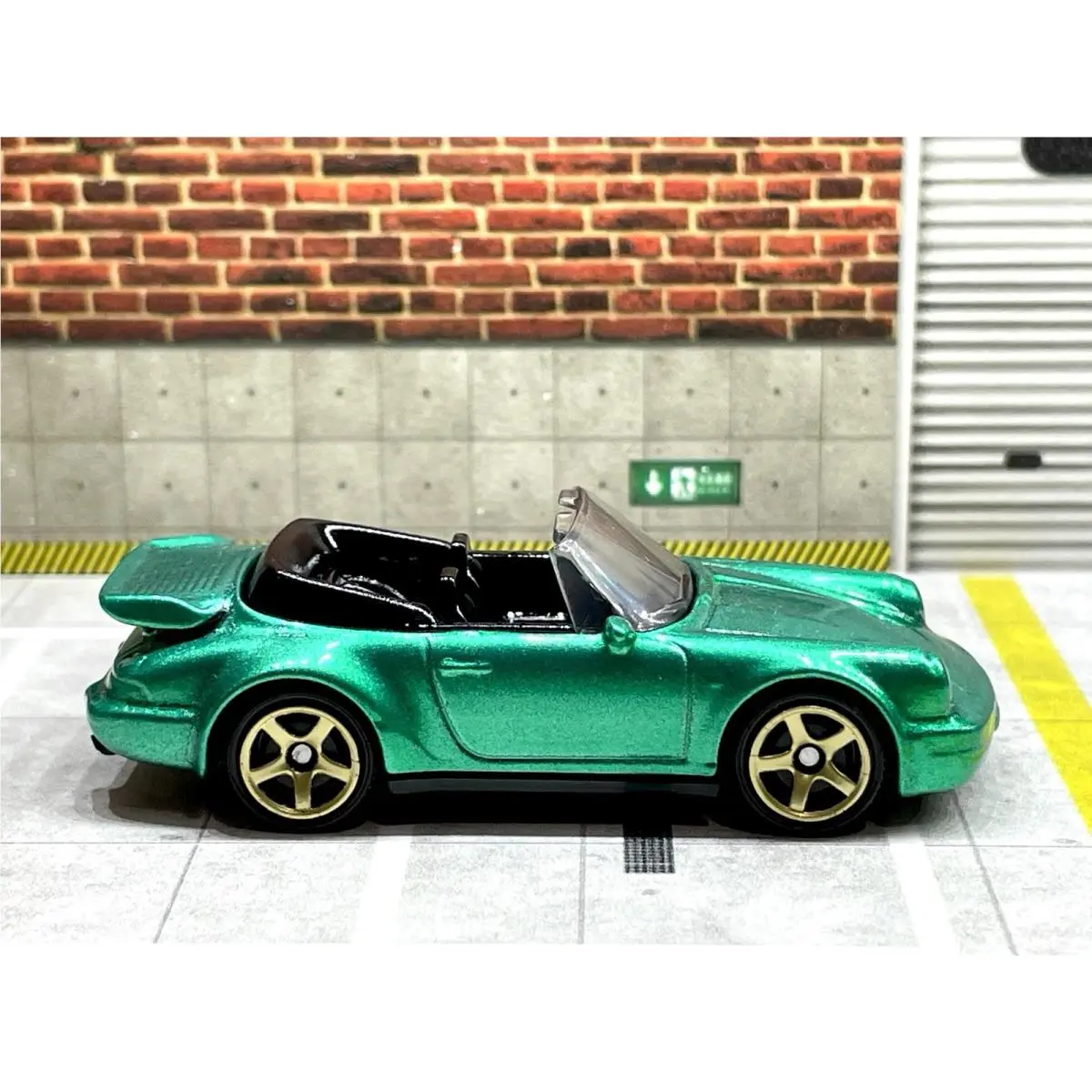 Hot Wheels Porsche 911 Turbo Cabriolet Custom Made Spectraflame Green