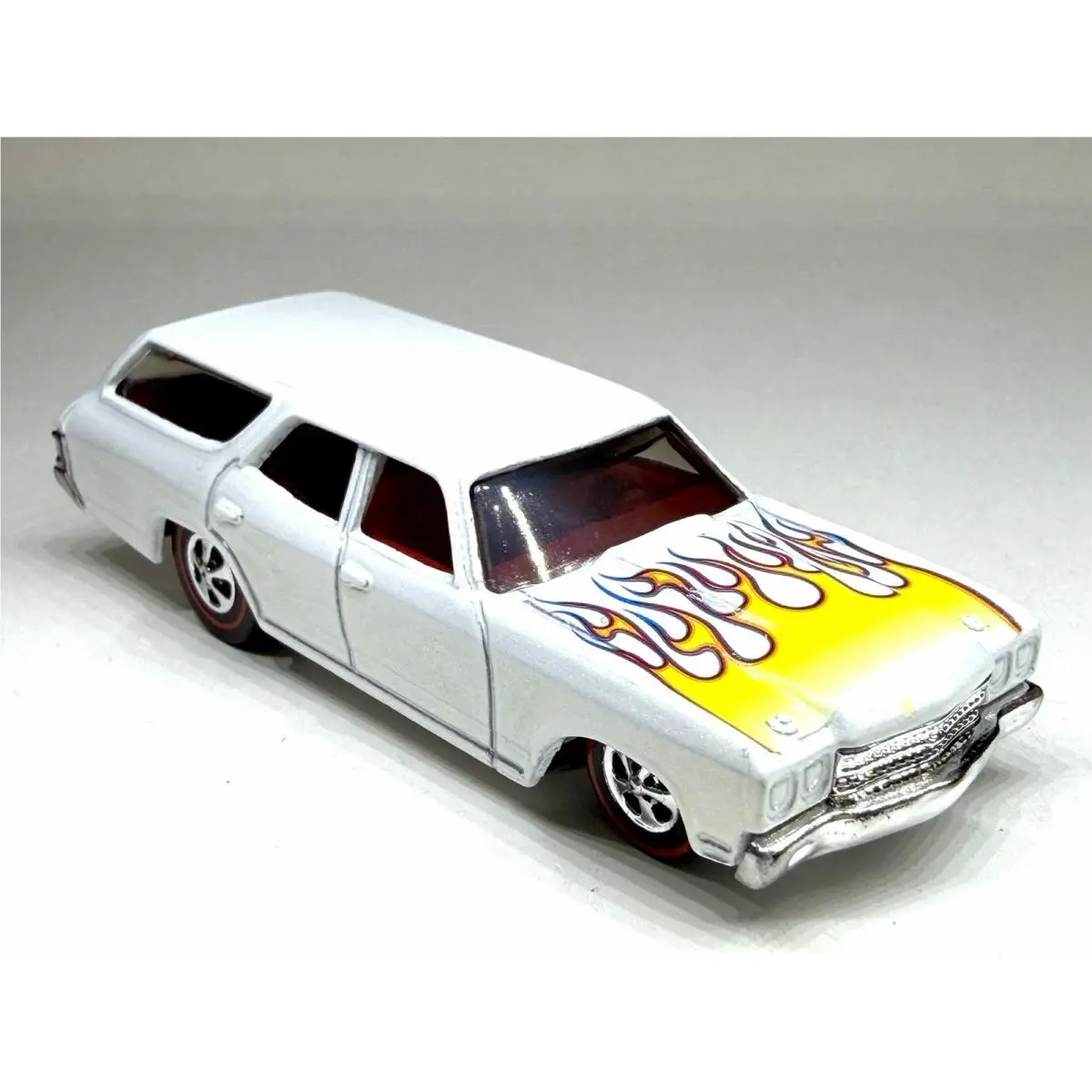 Hot Wheels Custom Made Redline ‘70 Chevelle Wagon Diecast 1:64