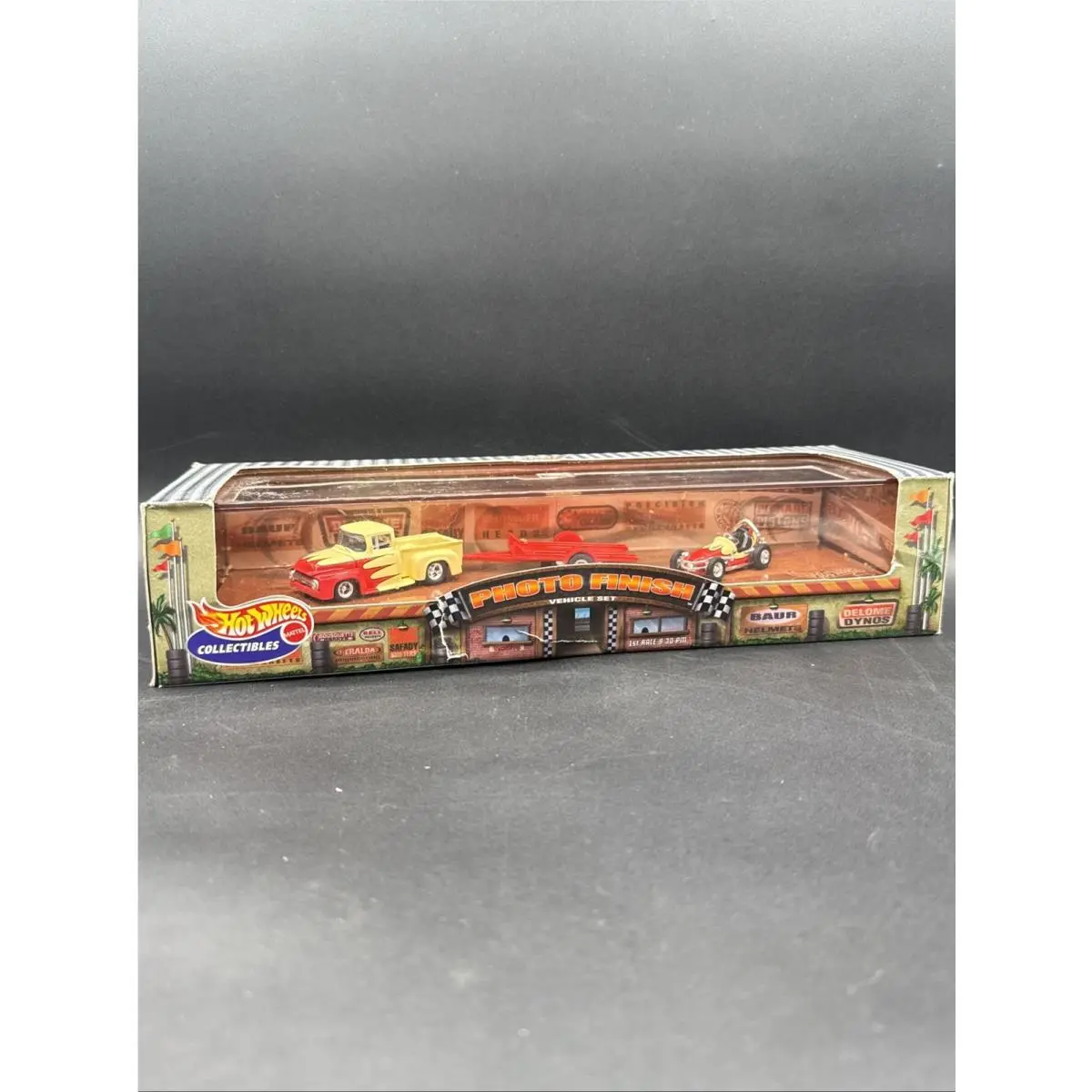 2000 Hot Wheels 2 Car Set Photo Finish 56 Ford Pickup Trailer Sprint Car