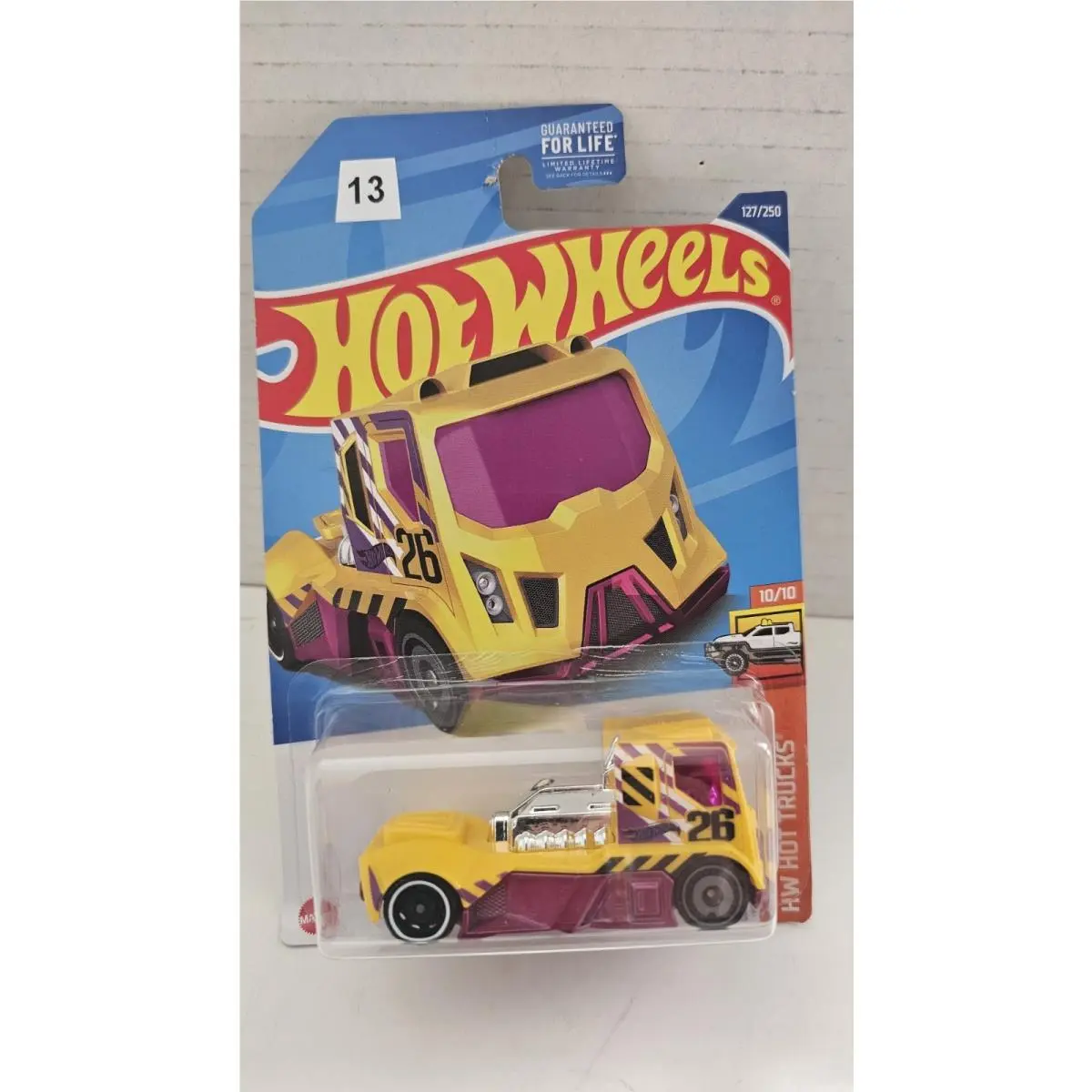 Hot Wheels HW Hot Trucks 10/10 Rennen Rig Car Diecast 1:64 Scale Model Kit