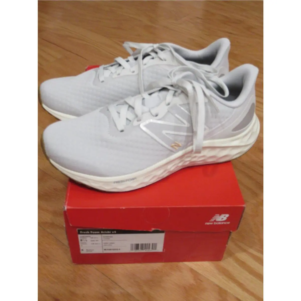 New Balance Fresh Foam Arishi v4 Womens Running Sneakers Gray 8.5