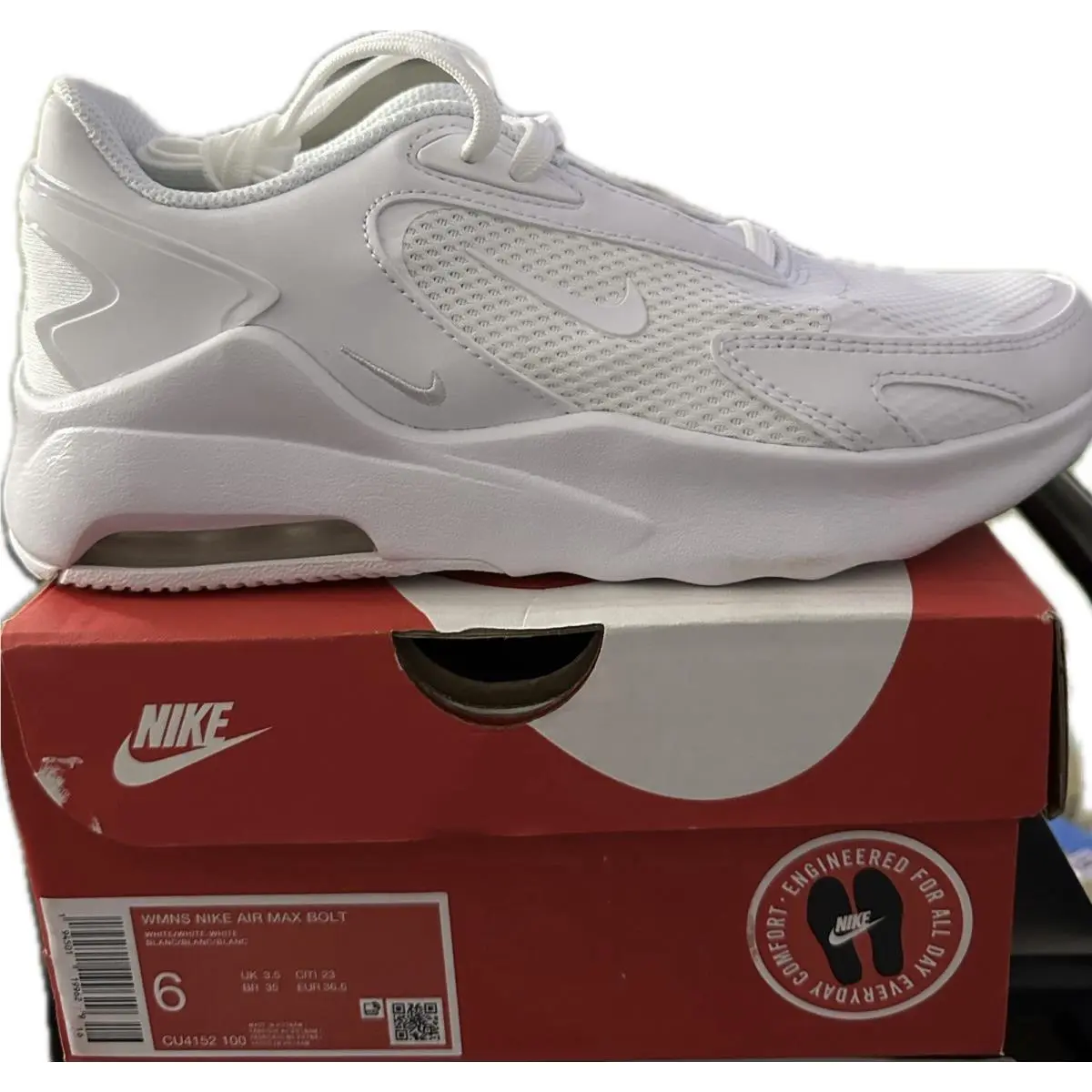 Women’s  Air Max Bolt Size 6 by Nike