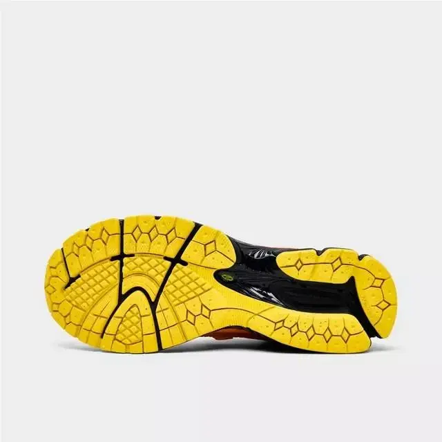 New Balance shoes - New Balance 1906F - U19066QG - Punch Yellow/Tangerine Heat/Black 4