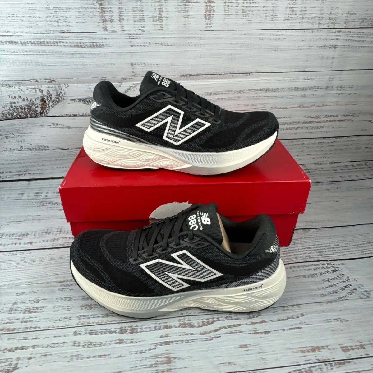 New Balance Fresh Foam X 880 V15 Womens US 10 Running Shoes Black White