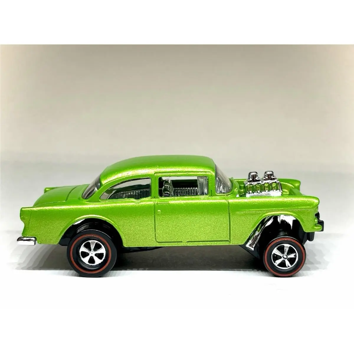 Hot Wheels Custom Made Redline Metallic Lime Green Chevy Gasser 1:64
