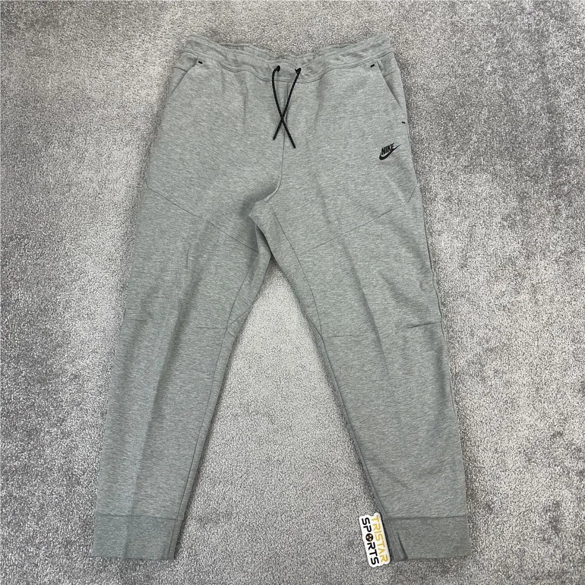 Nike clothing - Gray (UPC: 194493751355) 0