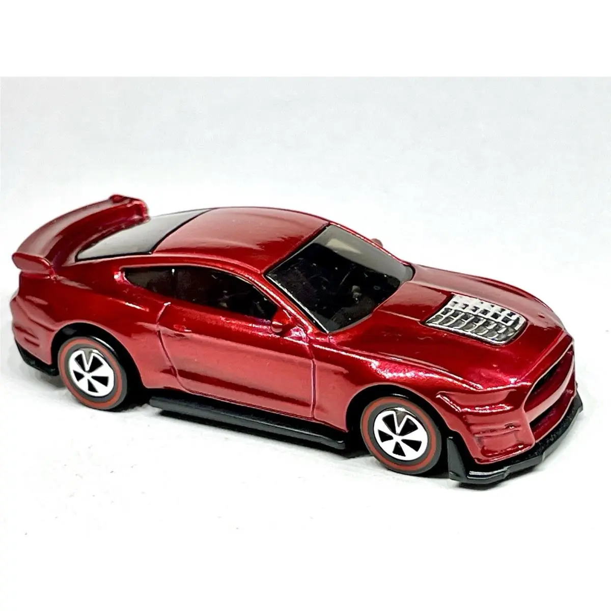 Hot Wheels Custom Made `20 Ford Mustang Shelby GT500 Candy Apple Red Redline