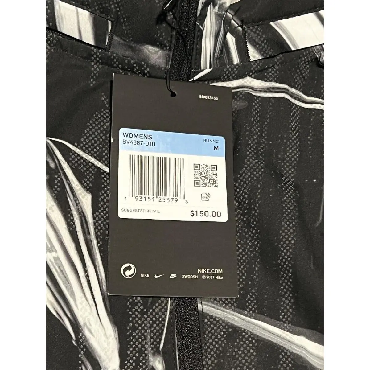 Nike clothing - Nike Shield - Shield - Black (UPC: 193151253798) 15