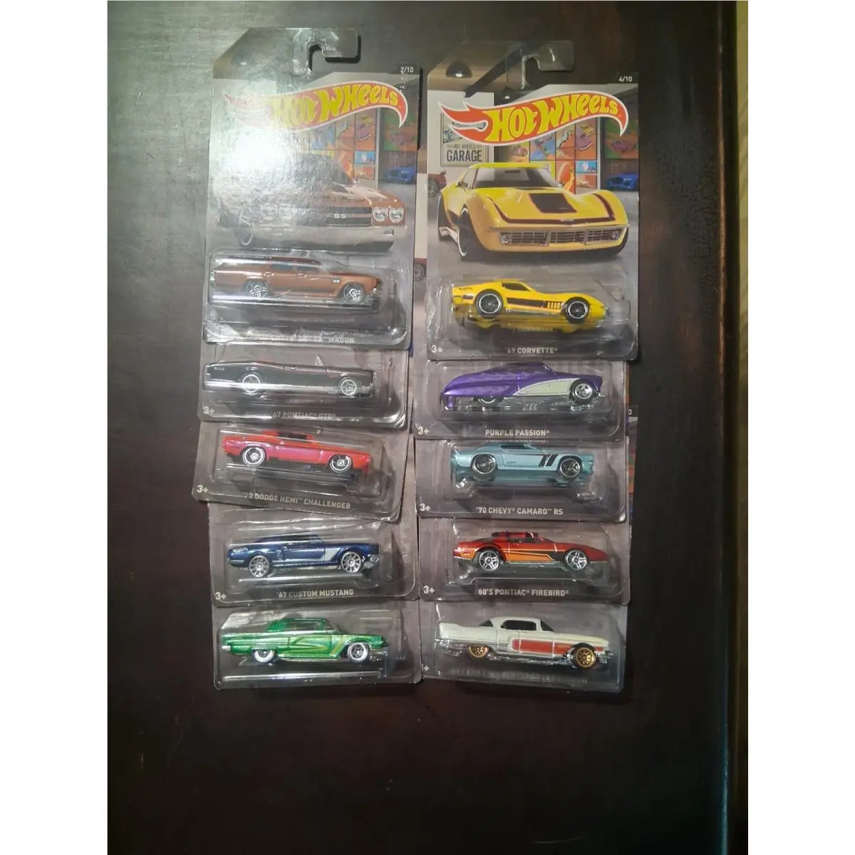 Hot Wheels 2016 Walmart Garage Set of 10 Exclusive Cars On Card