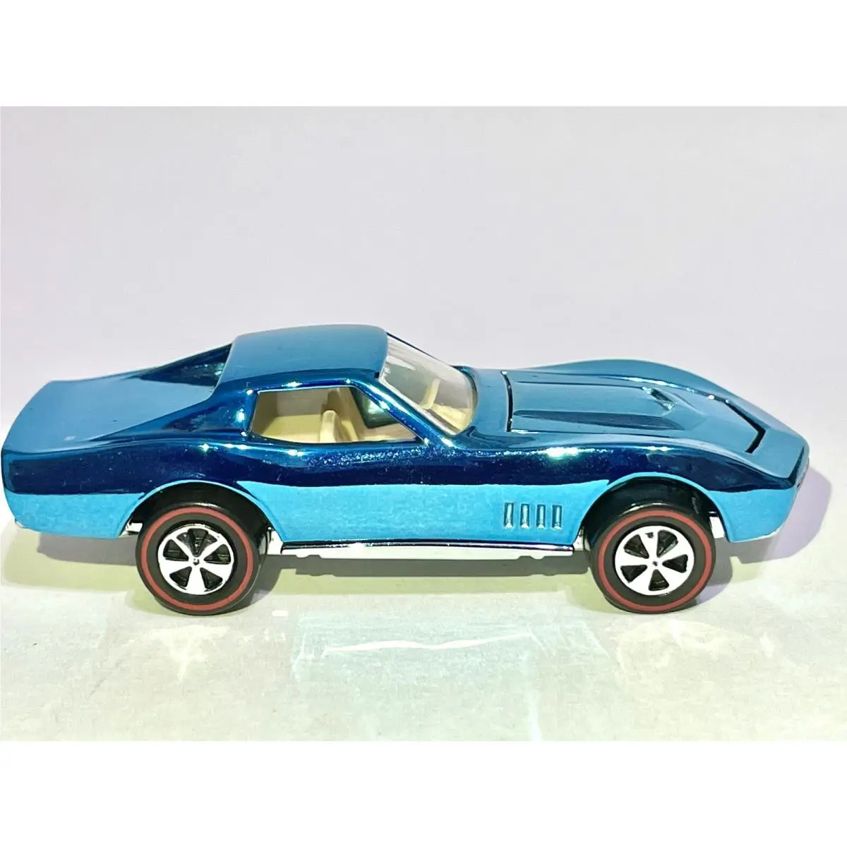 Hot Wheels “custom Made” Redline Custom Corvette Candy Blue Chrome