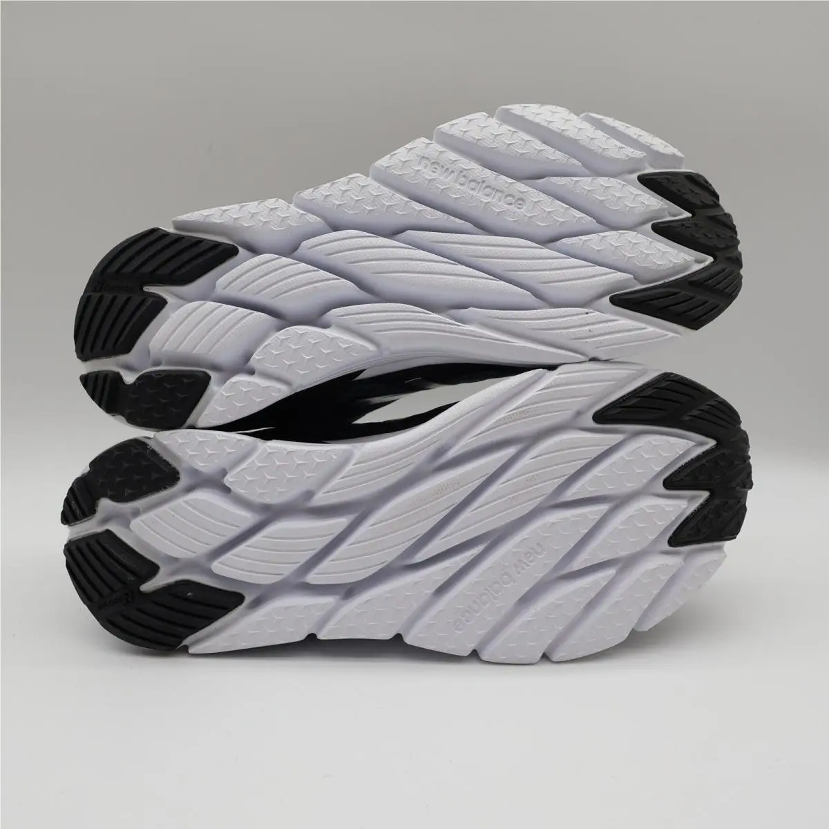 New Balance shoes - New Balance 775 v3 - Black 3
