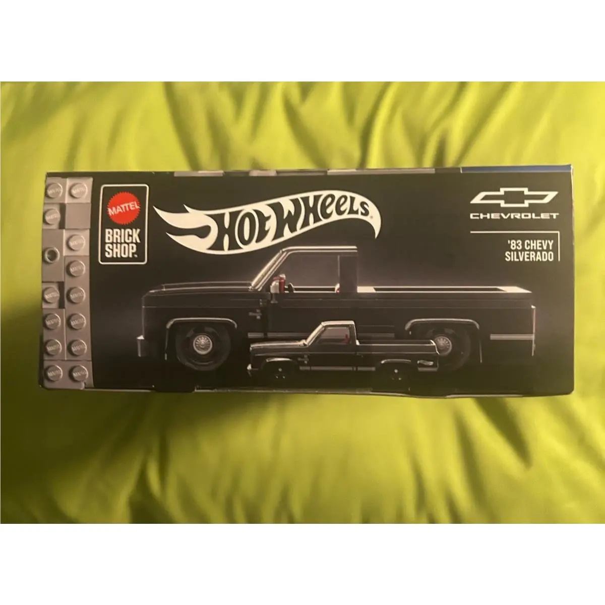 Hot Wheels Brick Shop 83 Chevy Silverado Exclusive Metal Car Signature Plate