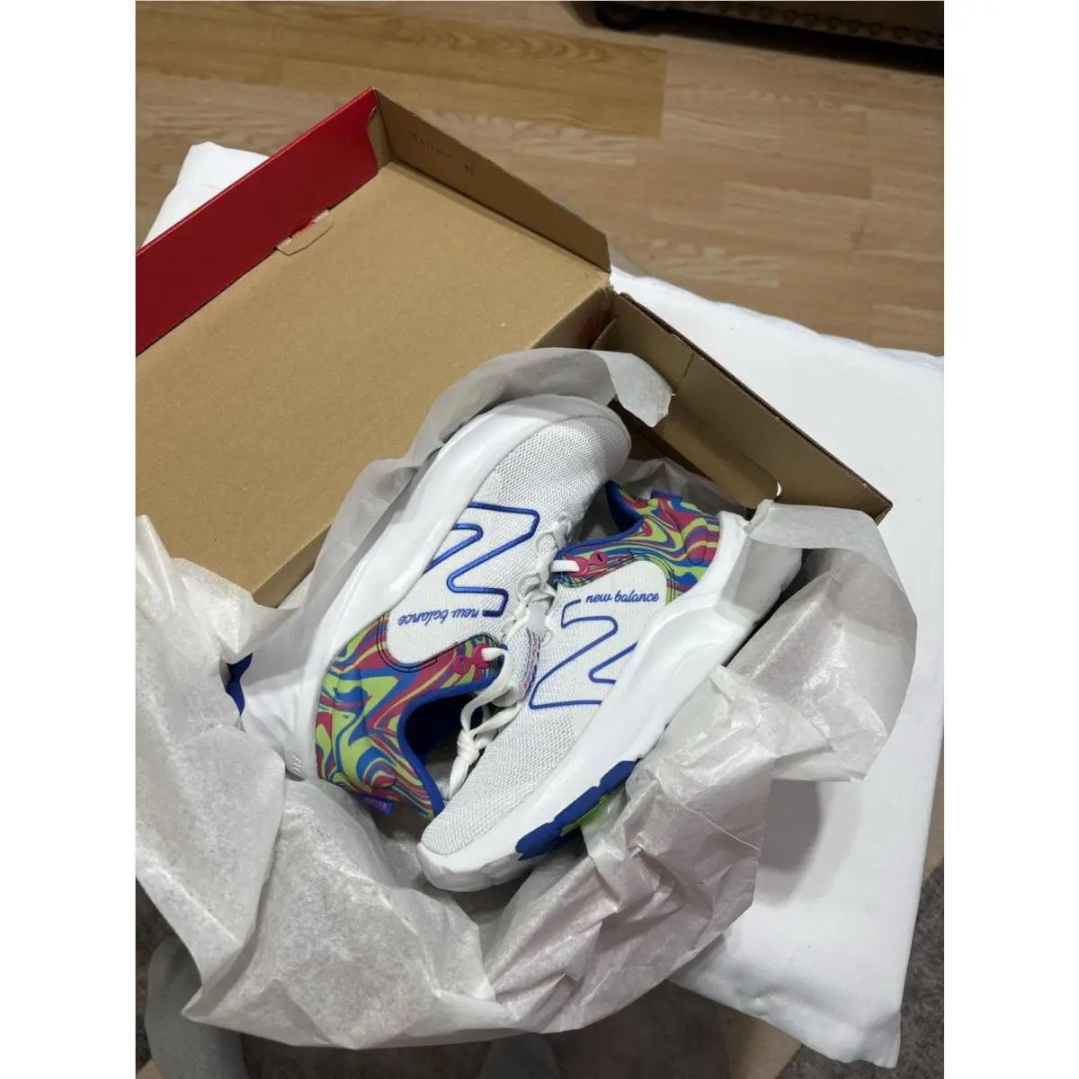 New Balance Fresh Foam Roav V2 Wom Sz 7 Running Shoe Pink Yellow Blue WROAVJW2