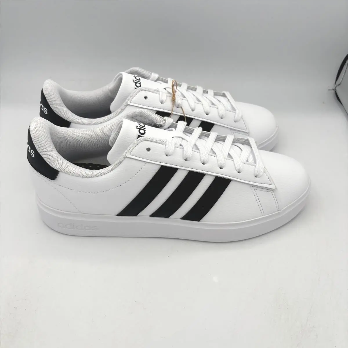 Adidas Grand Court 2.0 Sneakers Mens White Black Low Top Size 9 GW9195