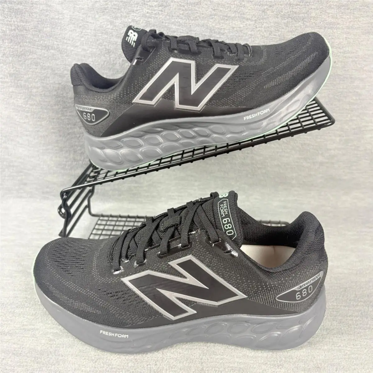 New Balance 680 v8 Waterproof Running Sneakers Womens 7 Black Comfort Trainers