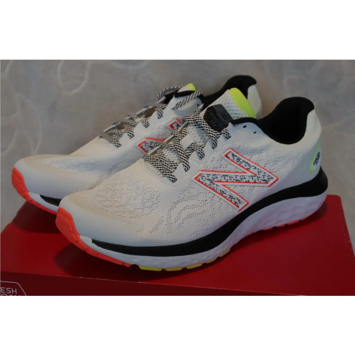 New Balance shoes - New Balance Fresh Foam 680v7 - White Yellow 0
