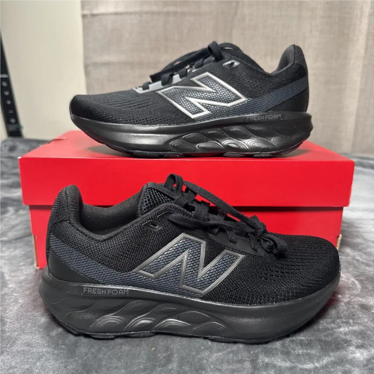 New Balance Fresh Foam 520v9 Women`s Size 6 Running Shoes Black Sneakers