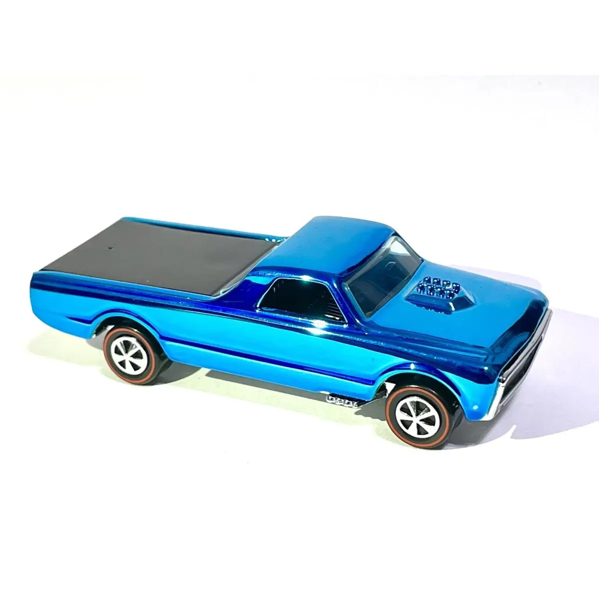 Hot Wheels Custom Made 1968 Custom Fleetside - Ice Blue Redline