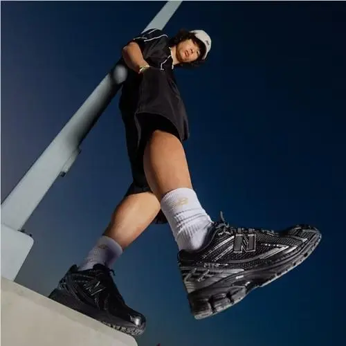 New Balance shoes - New Balance 1906R - Black 4