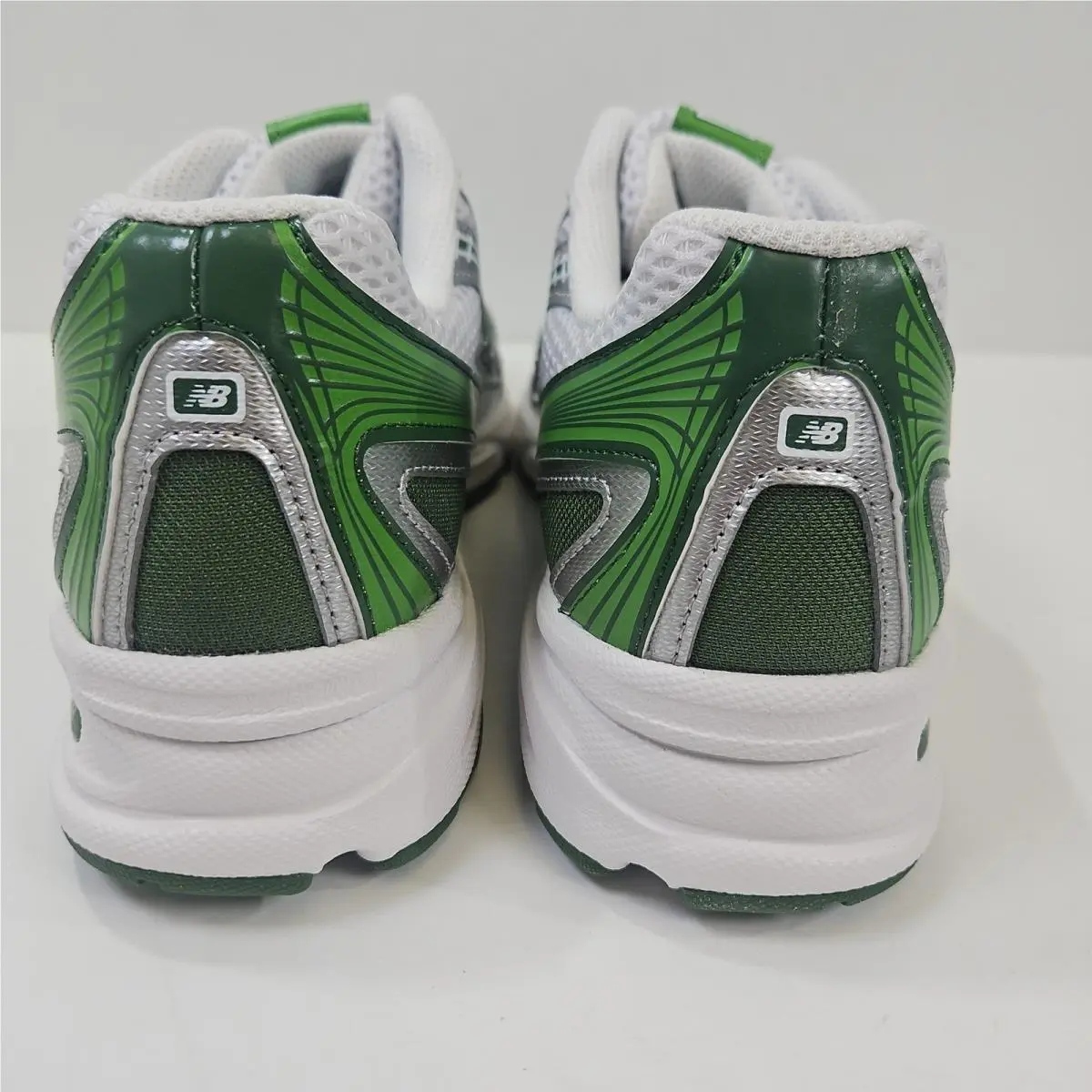New Balance shoes - 740 - White 1