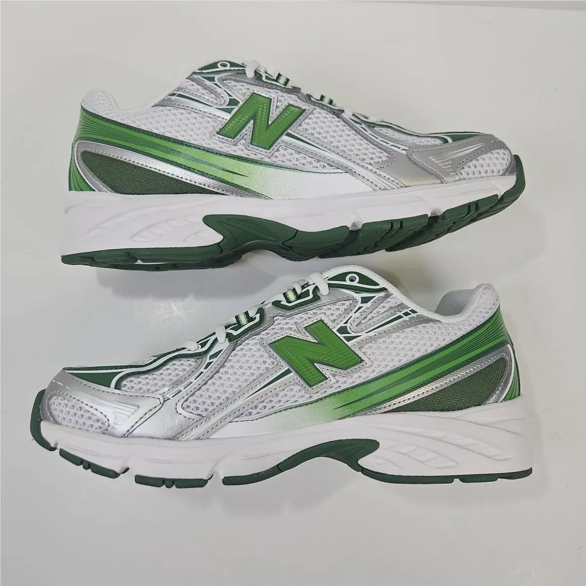 New Balance shoes - 740 - White 6