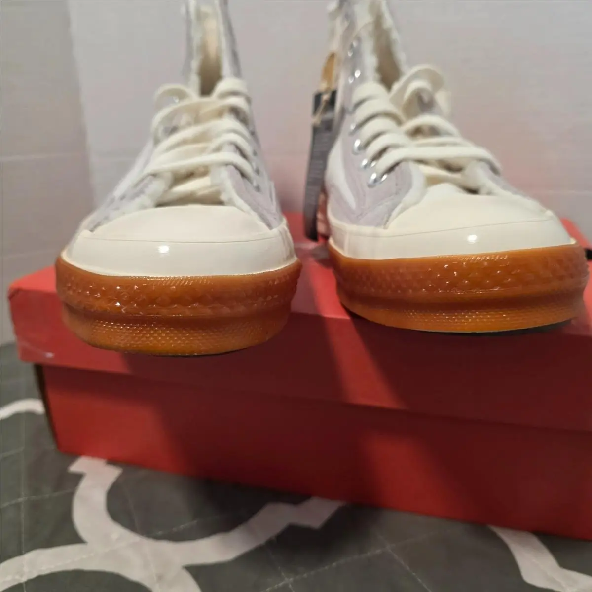 Converse shoes - White 3
