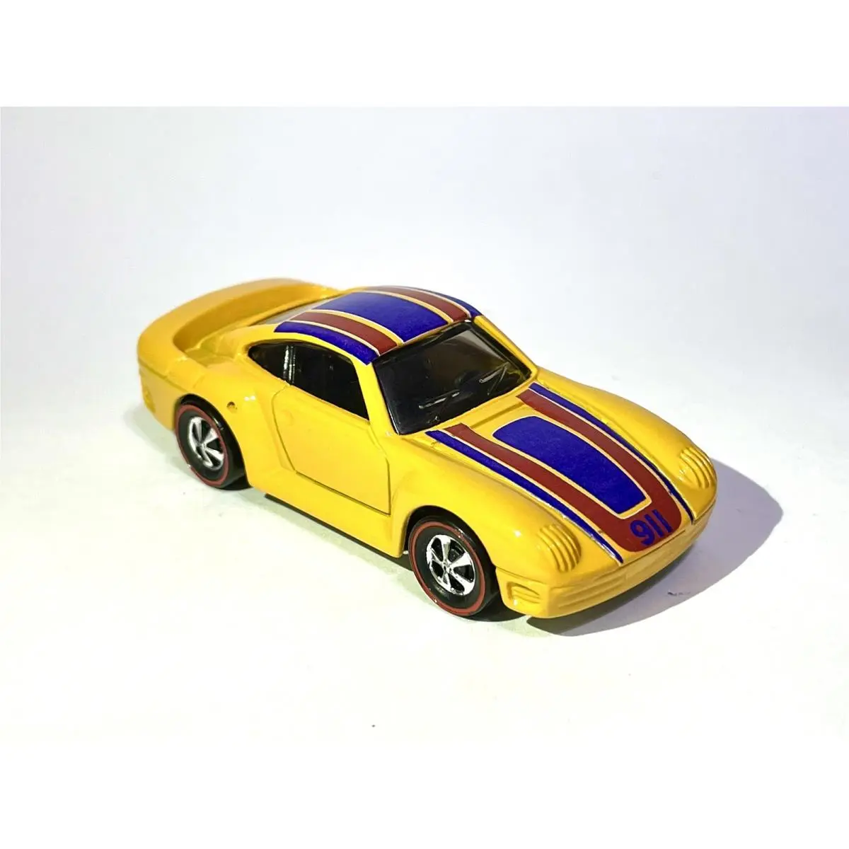 Hot Wheels Custom Made Porsche 959 - Gloss Yellow