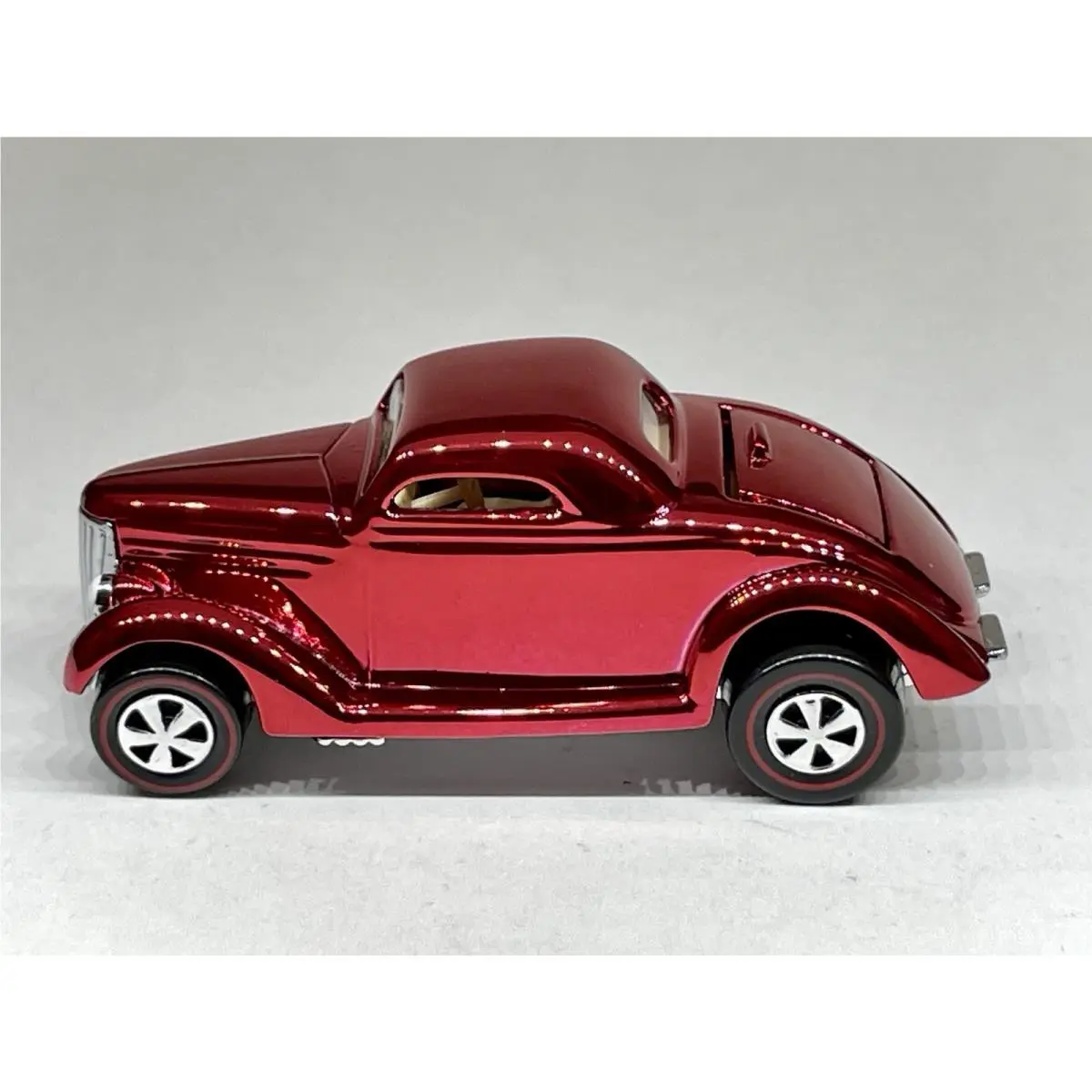 Hot Wheels Custom Made Redline Spectraflame Red ‘36 Ford Coupe Diecast 1:64