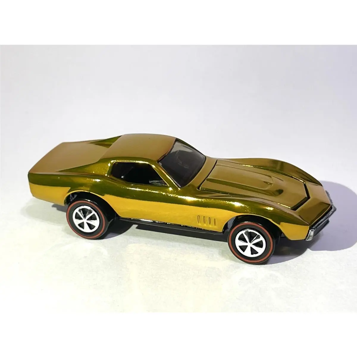 Hot Wheels “custom Made Gold Spectraflame” Redline Custom Corvette