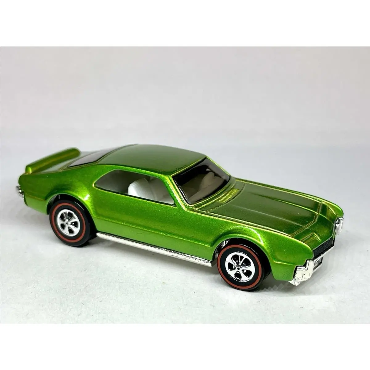 Hot Wheels Custom Made Redline ‘66 Toronado Candy Apple Green