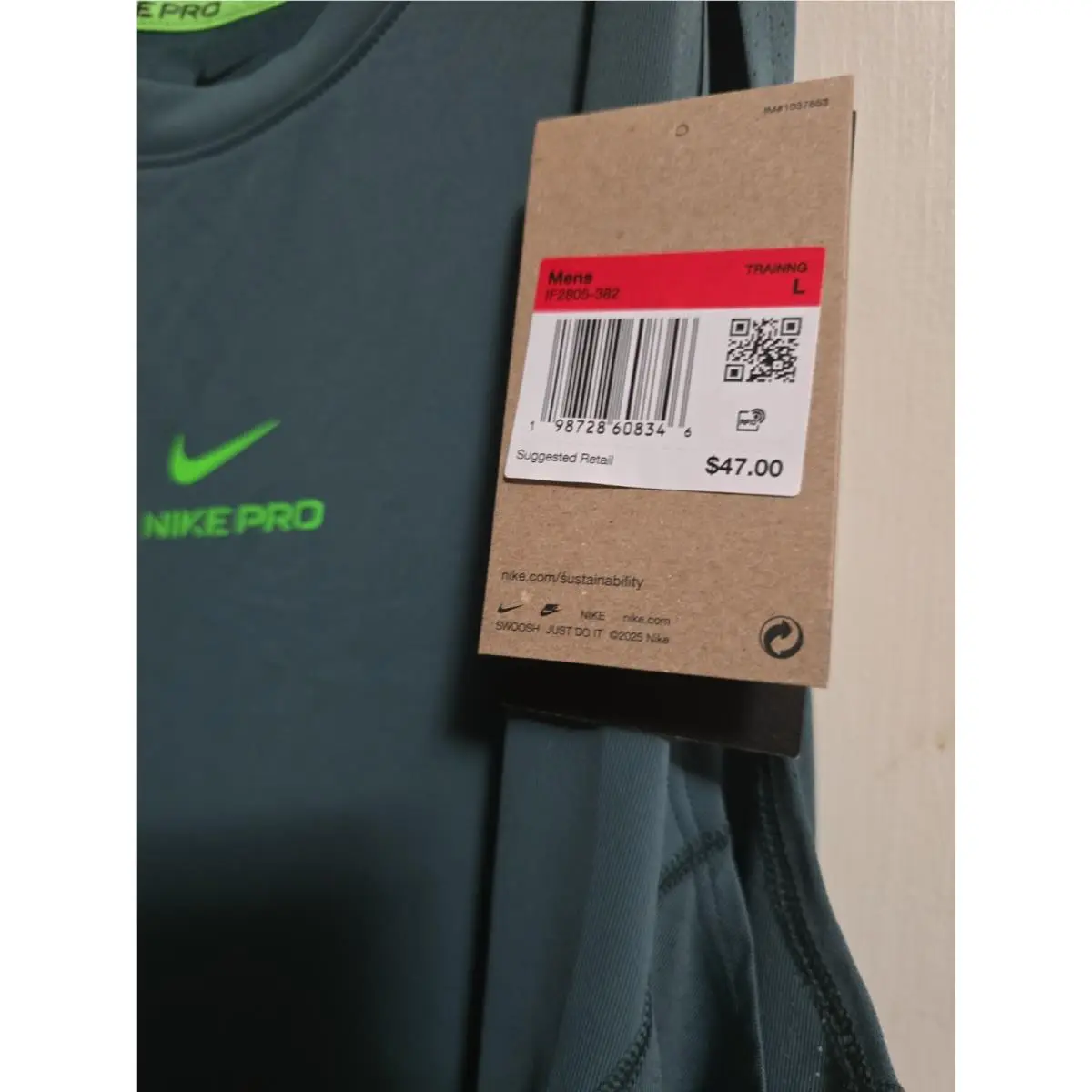 Nike clothing - Nike Dri-Fit - Black and green (UPC: 198728646096) 2
