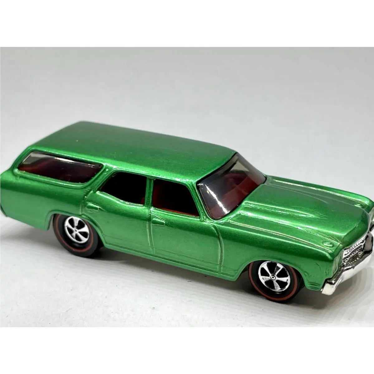 Hot Wheels Custom Made Candy Green Redline `70 Chevelle SS Wagon