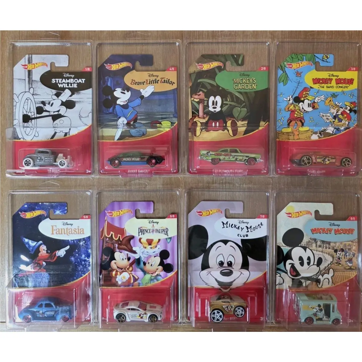 2018 Hot Wheels Disney Mickey Mouse Complete Set of 8 Cars with Protectors