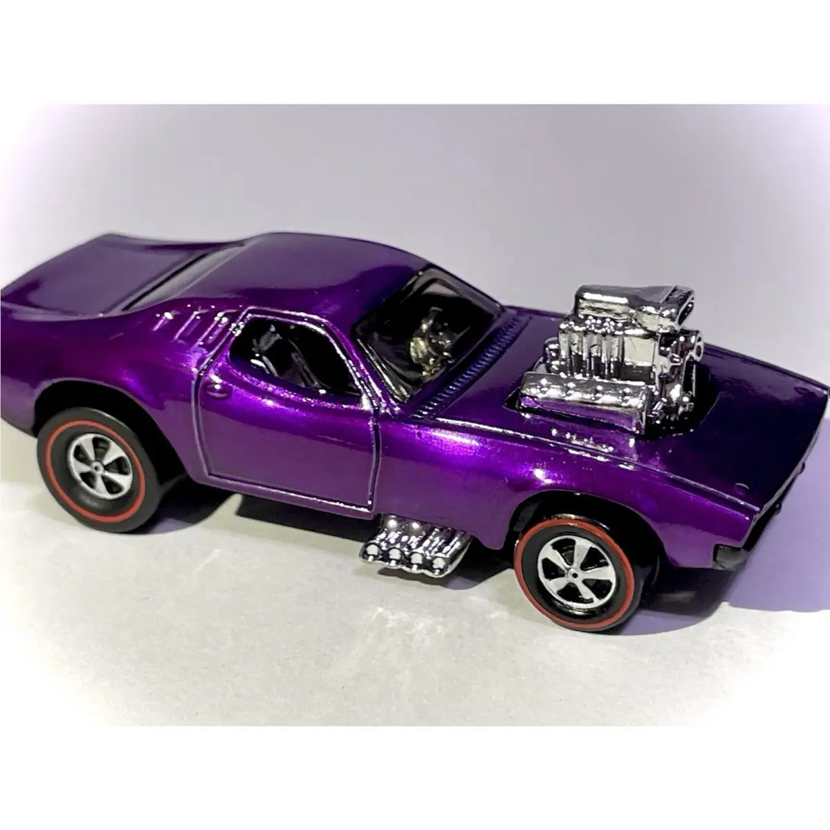 Hot Wheels Diecast Custom Made Rodger Dodger ‘70 Spectraflame Purple Redline