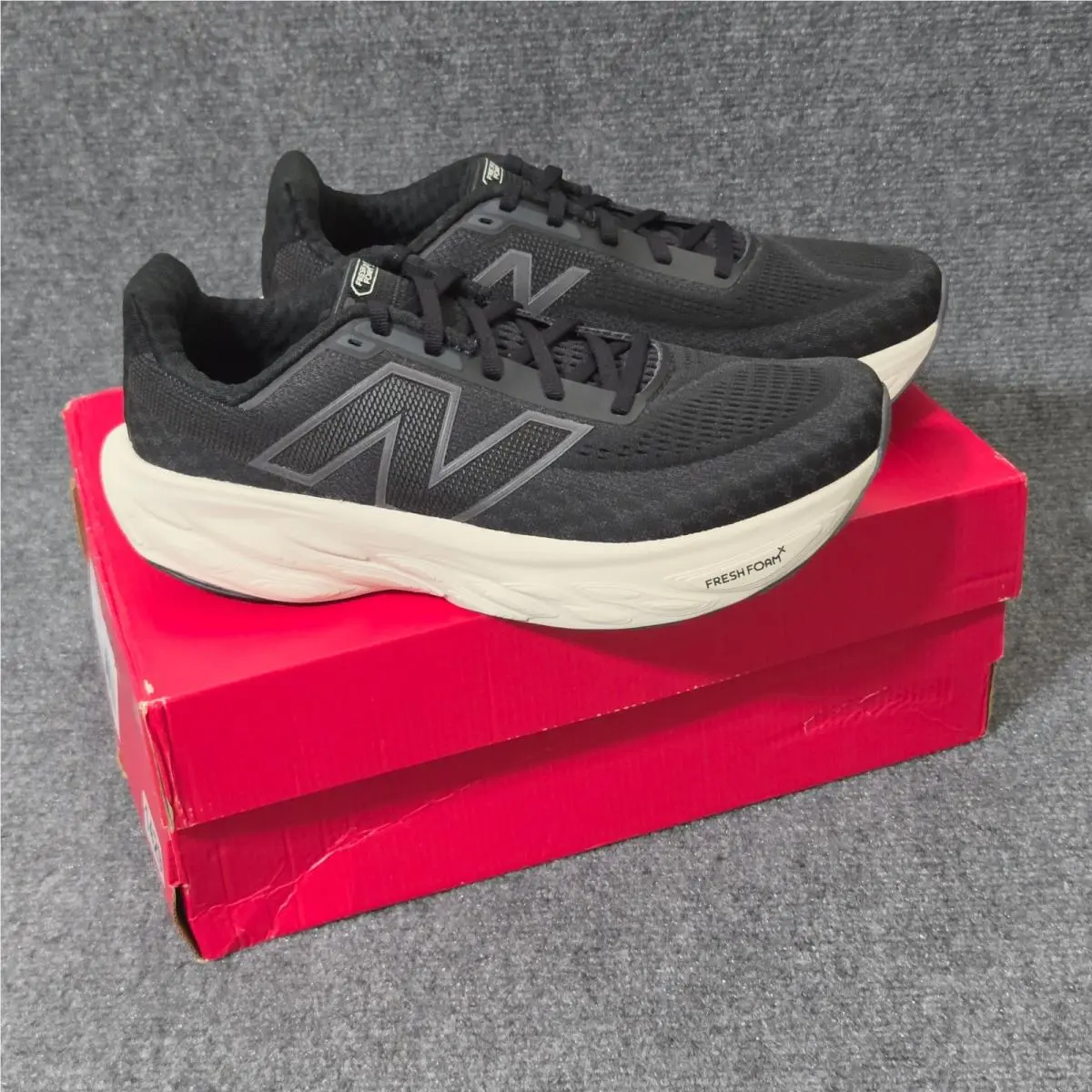 New Balance Fresh Foam X 1080v14 Women`s Size 9.5 B Black Sneaker Running Shoes