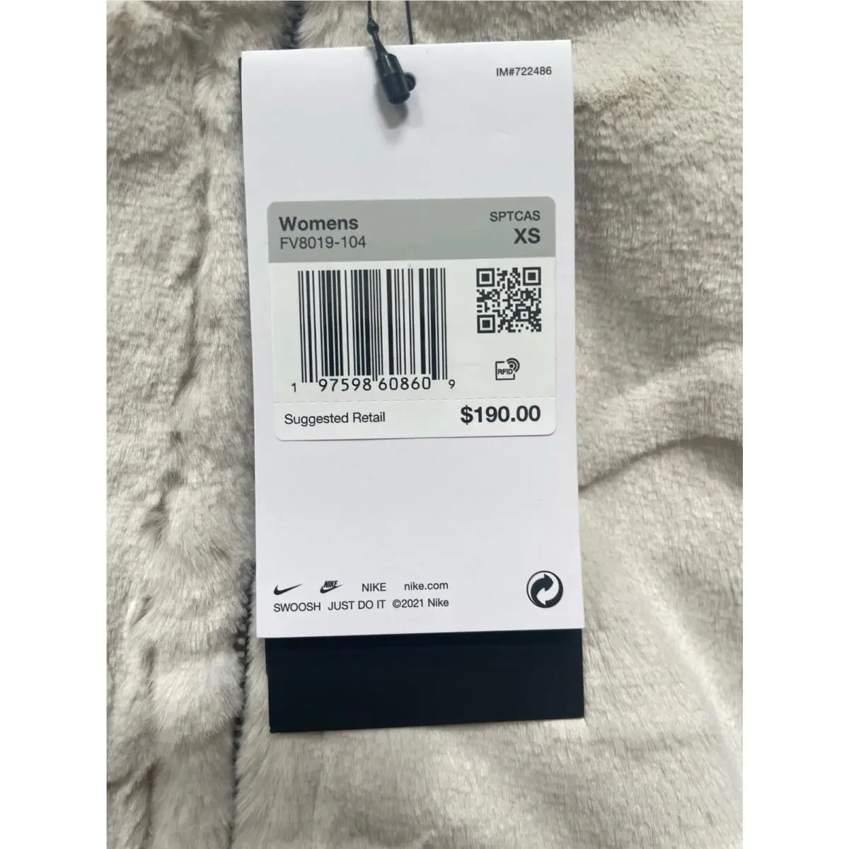Nike clothing - Ivory (UPC: 0197598608609) 2