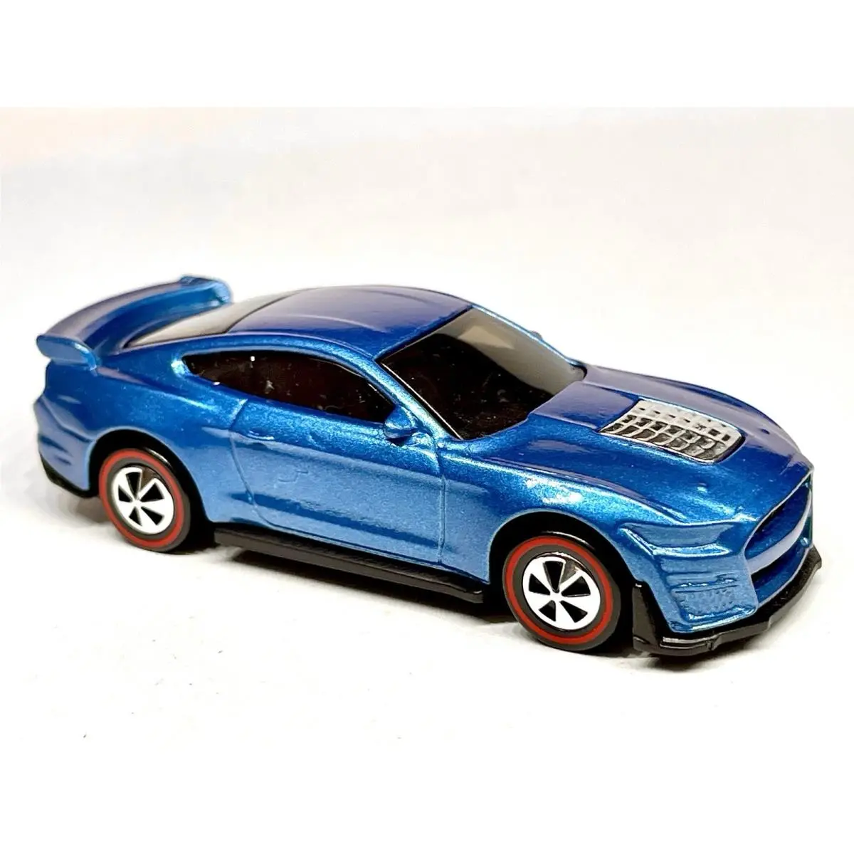 Hot Wheels Custom Made `20 Ford Mustang Shelby GT500 Metallic Blue Redline