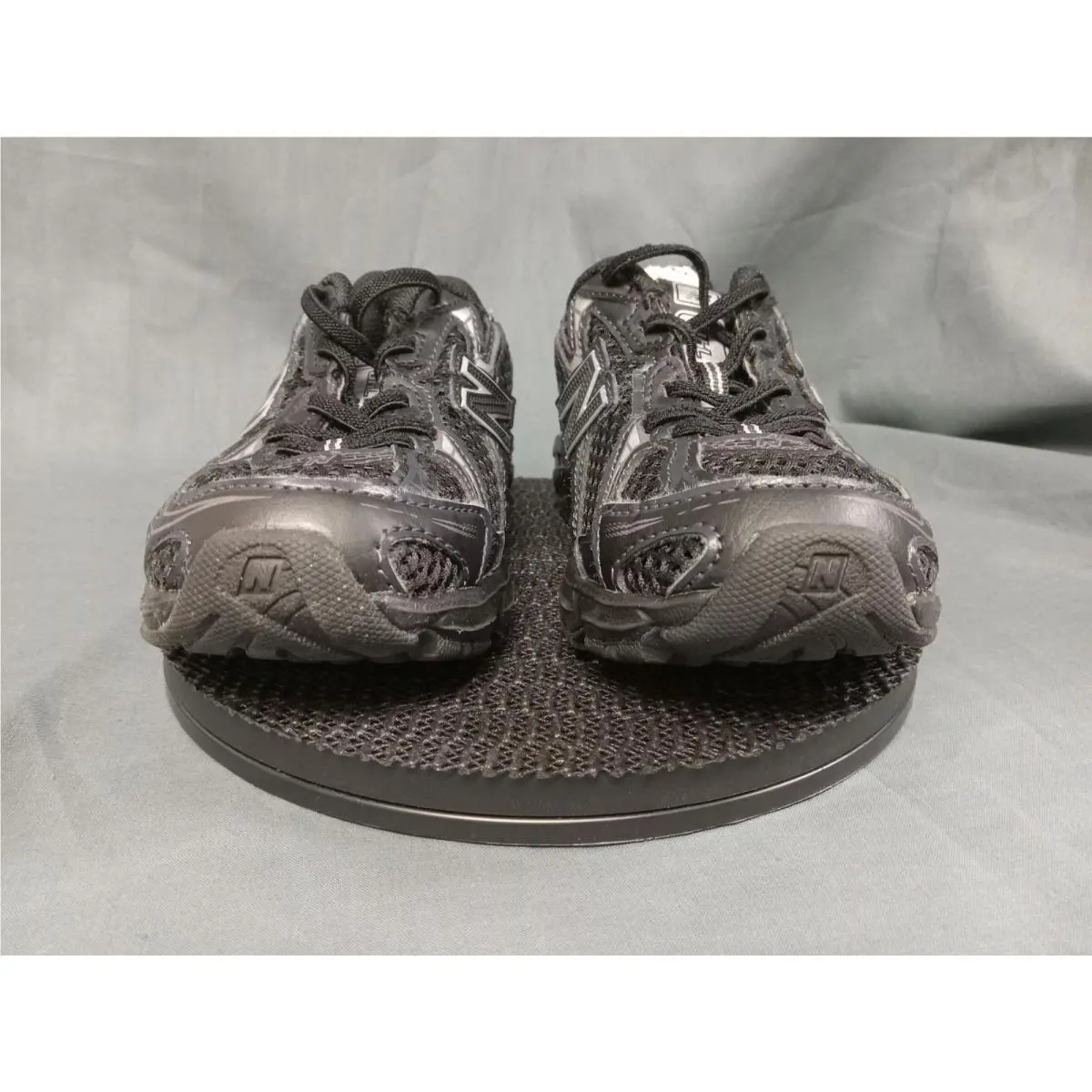New Balance shoes - New Balance 740 - Black (UPC: 197967904233) 1