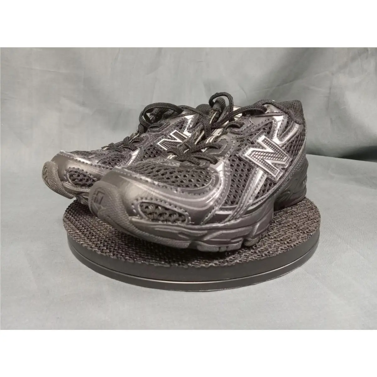 New Balance shoes - New Balance 740 - Black (UPC: 197967904233) 2