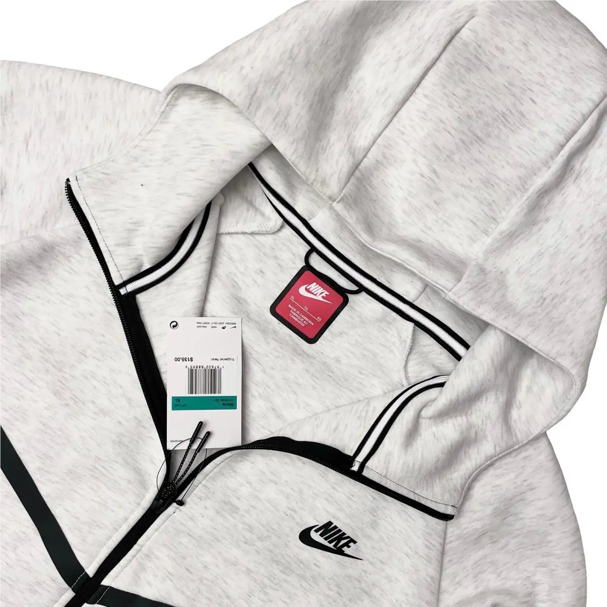 Nike clothing - Gray (UPC: 197602888959) 0