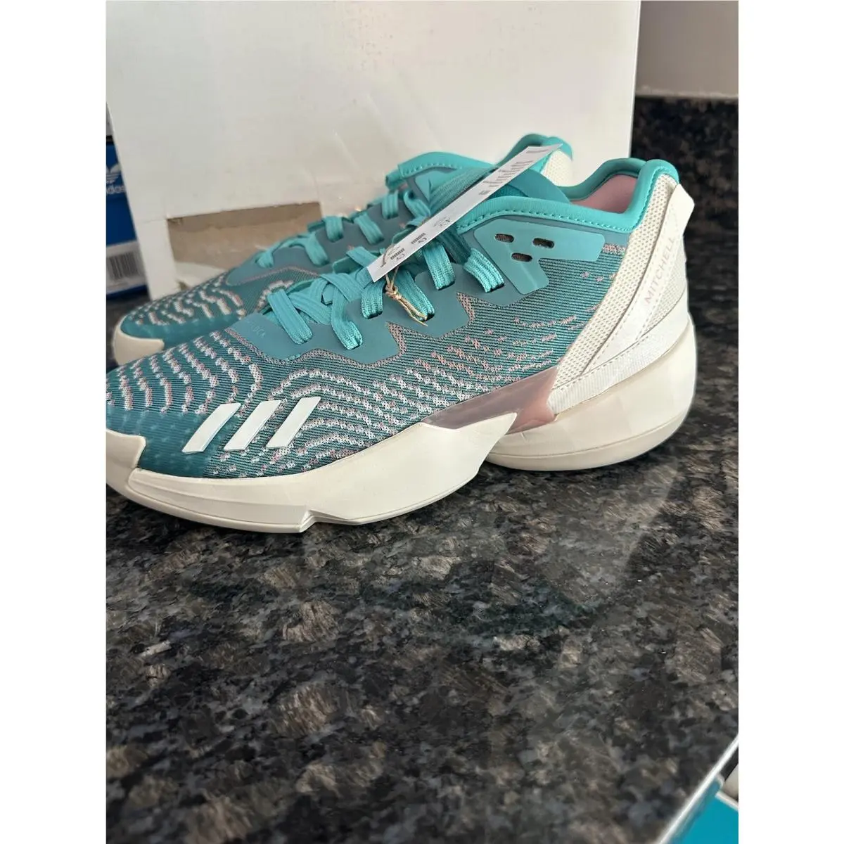 Adidas D.o.n. Issue 4 Grade School Basketball Shoes Size 7 Men’s. Ladies 8