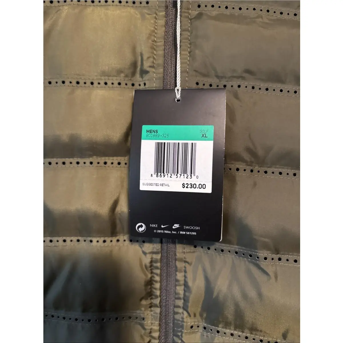 Nike clothing - Green and Black (UPC: 886912571230) 1