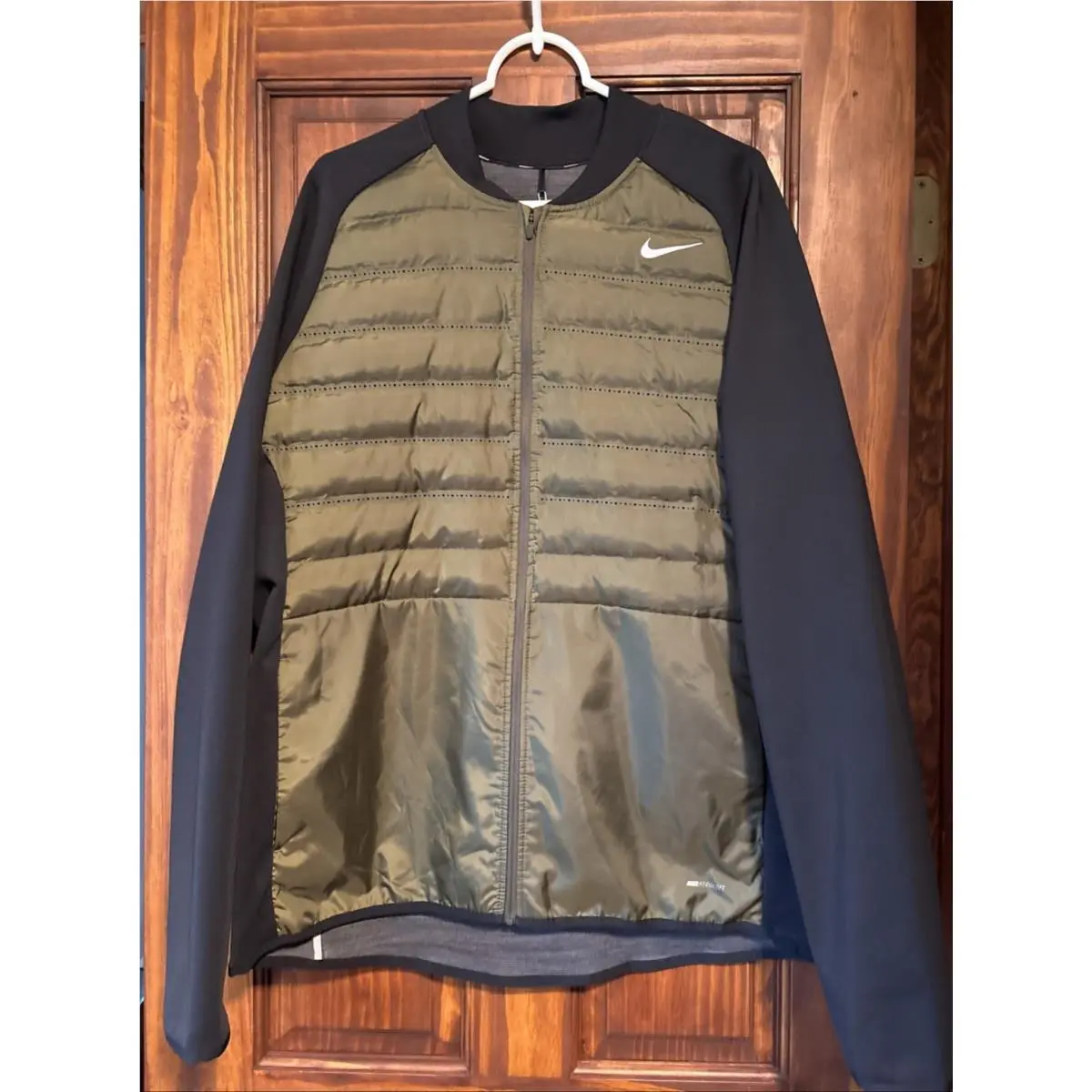 Nike clothing - Green and Black (UPC: 886912571230) 3