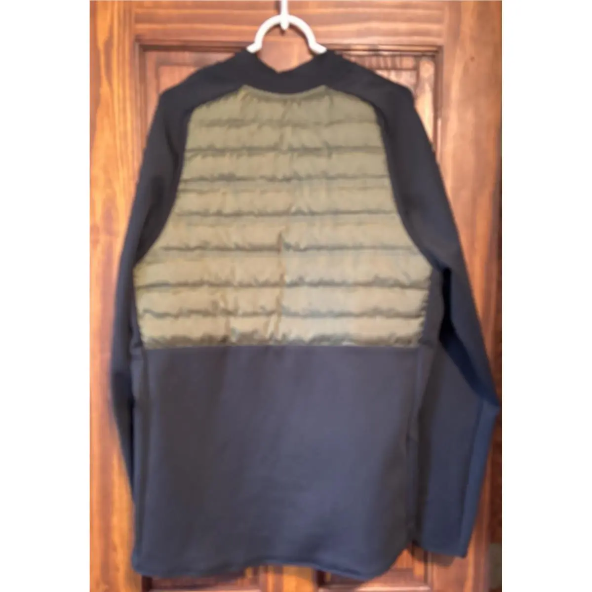 Nike clothing - Green and Black (UPC: 886912571230) 5